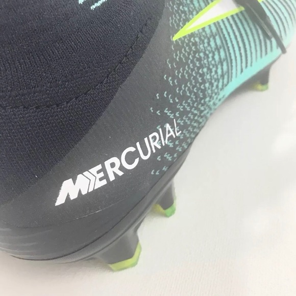 Nike Mercurial Superfly V Soccer Cleats - Picture 4 of 8